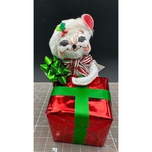 Anna Lee 7 inch Wrapping Mouse 2010 with Original Price Tags